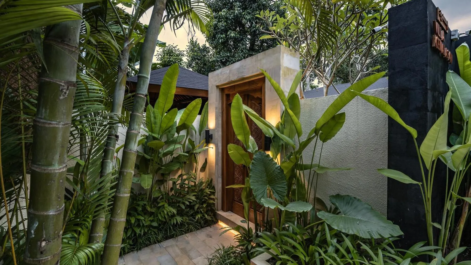 Villa Kemalasan By Balisuperhost 우붓
